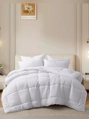 New Macys Home x Unikome Down Alternative Quilted King Comforter Hypoallergenic